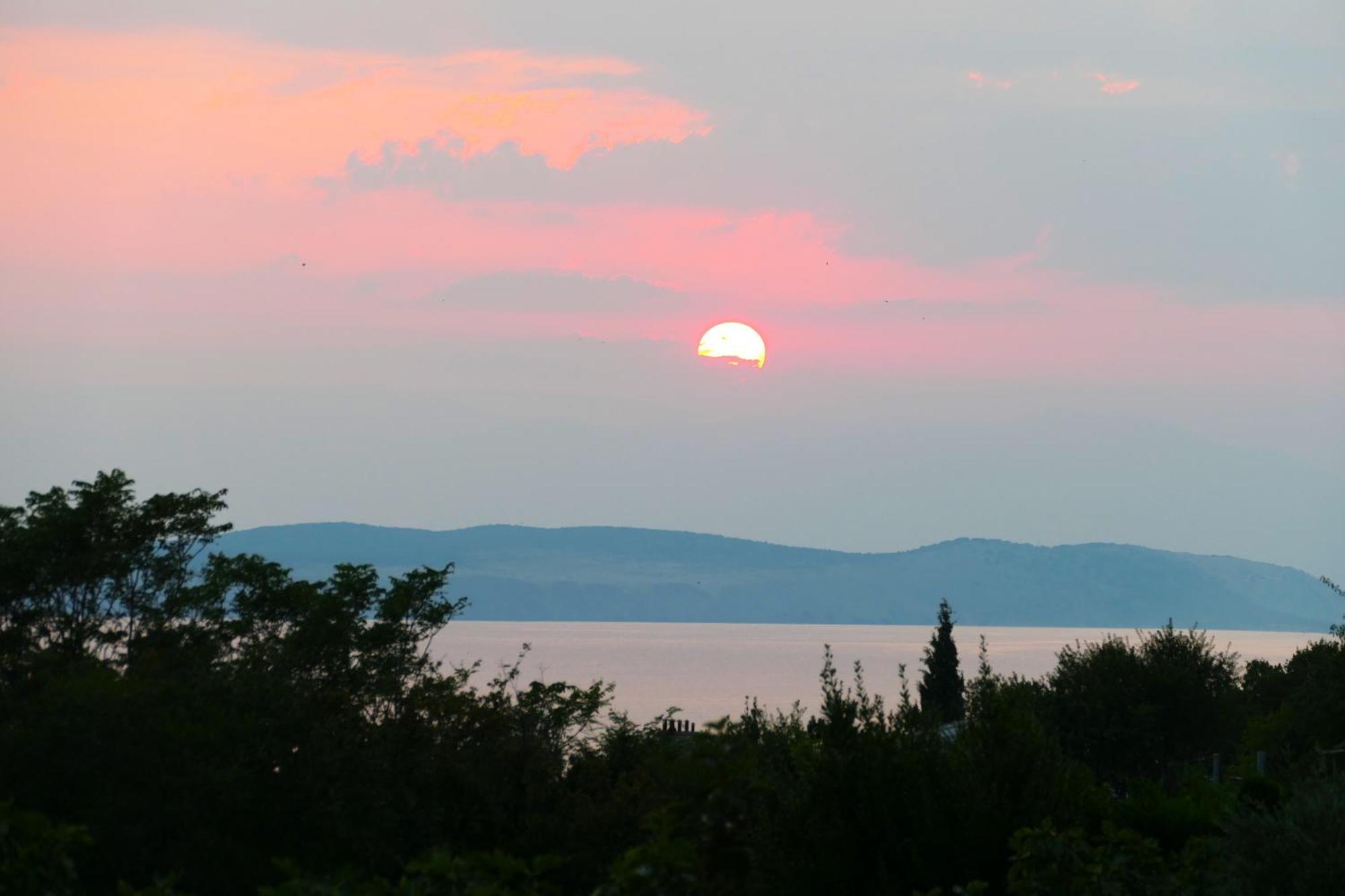 Apartmani Bura Crikvenica Bagian luar foto