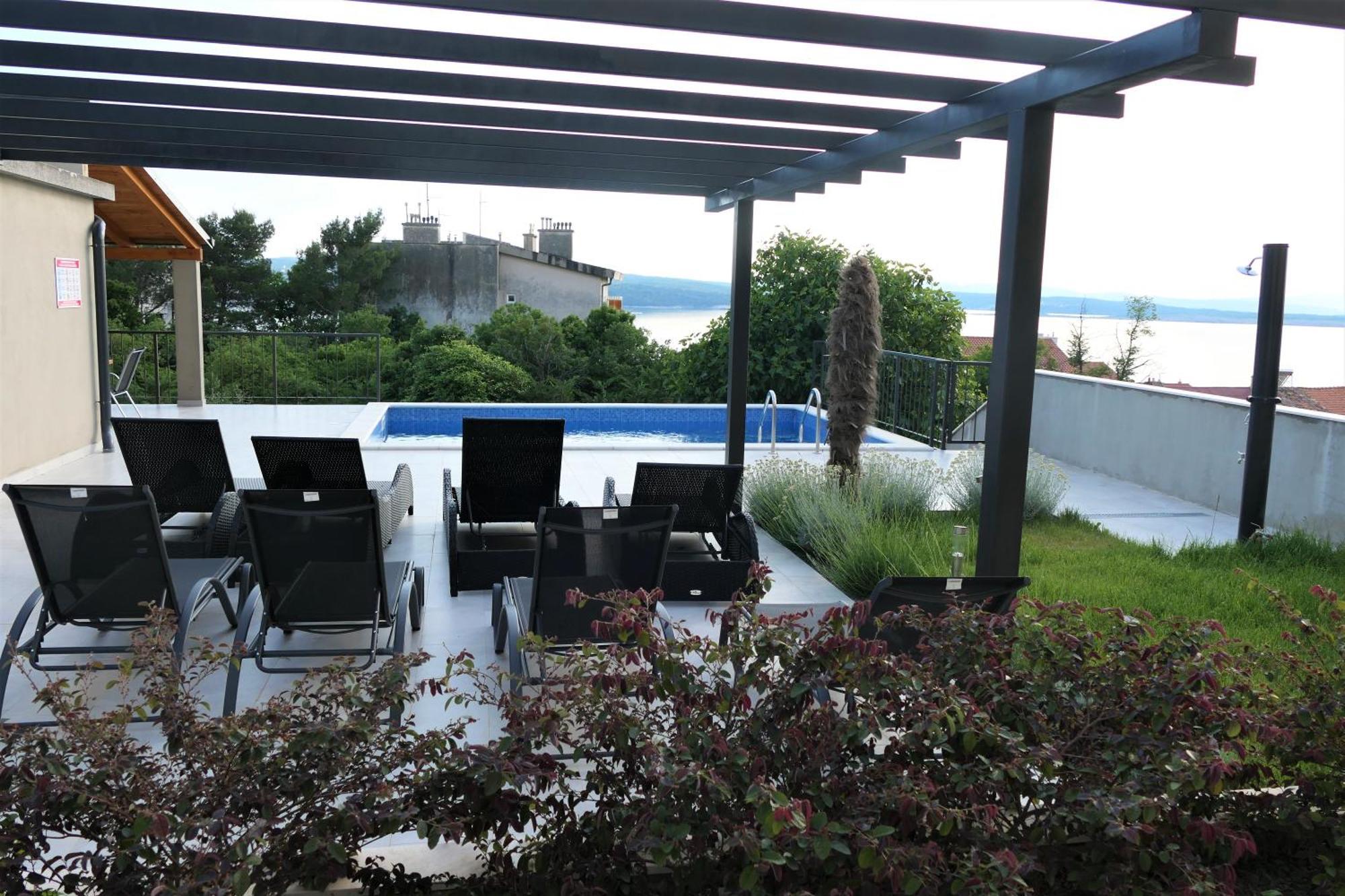 Apartmani Bura Crikvenica Bagian luar foto